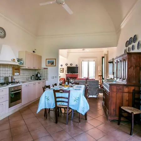 Praiola - Exclusive Seafacing Mansion With Pool And Jacuzzi Villa